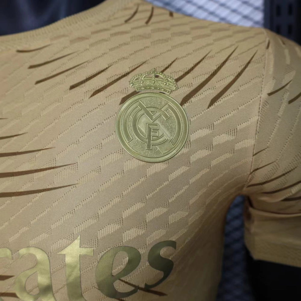Real Madrid 23-24 Gold Special Edition Football Jersey - 图片 5