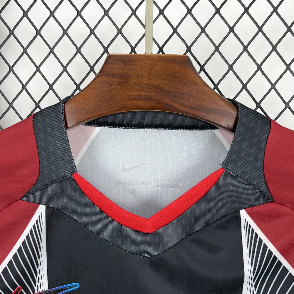 Barcelona Red Special Edition Shirt 25-26 - 图片 6